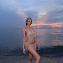  Nude