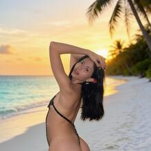  Nude