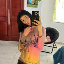  Nude