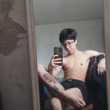  Nude
