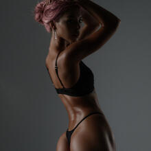  Nude