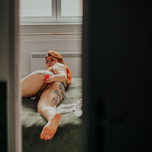 Nude
