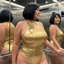  Nude