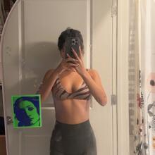  Nude