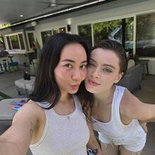  Nude