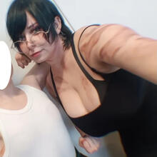  Nude