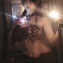  Nude