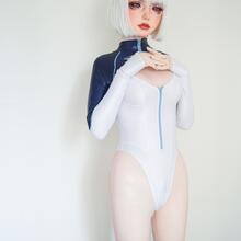  Nude