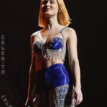  Nude