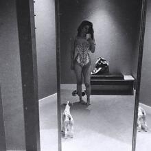  Nude