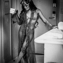  Nude