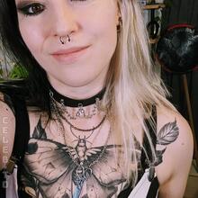  Nude