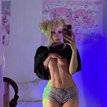  Nude