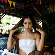  Nude