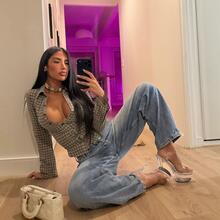  Nude