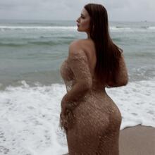  Nude