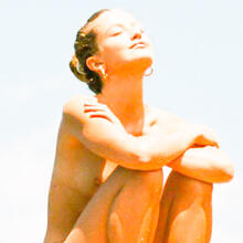  Nude
