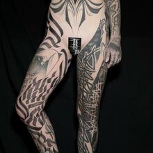  Nude
