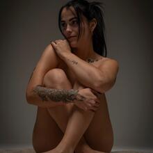  Nude