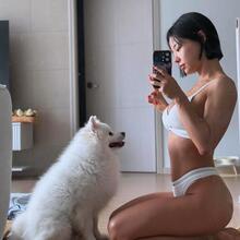  Nude